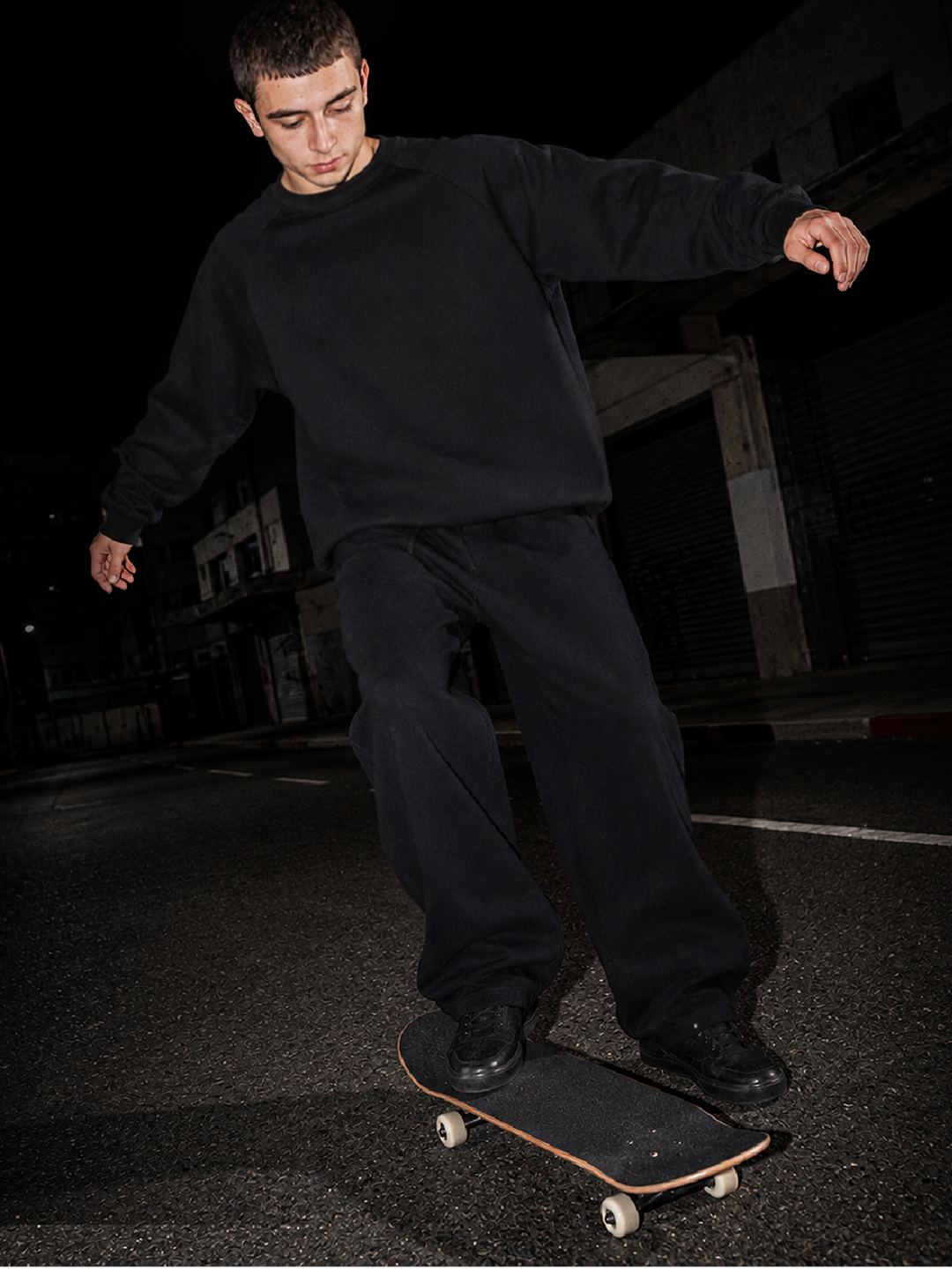 CORD SET (RAGLAN TEE & BAGGY JOGGER) - BLACK - Image 3